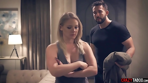 Tou bodaciouser sexy sluts in a hot tub