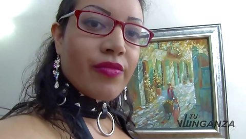 Sexy babe with her sexy body