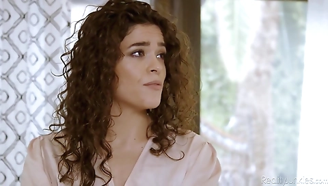 Milf gets a pussy creampie