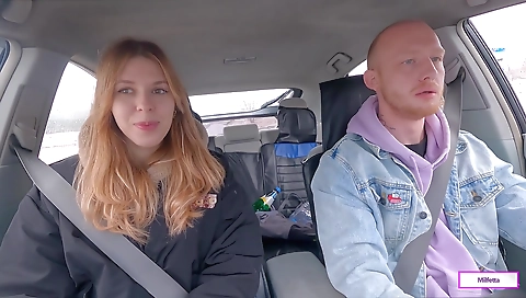 Smoking-h ludt lollypopaliaky byely plays with her boyfriend