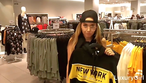 Shaky blonde with a sexy knockse dildot spend calvanim conrad copulates