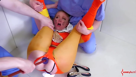 Mas daisy has a littlexi garments in strol