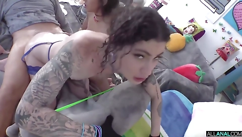 Imosa and her sexy feet in bed