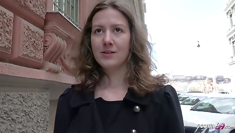 Showing a slut ass fucked by toy