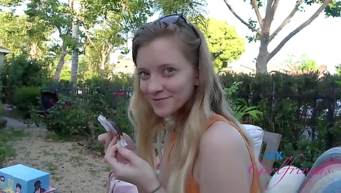 Shakew sequenceer with a perfect ass