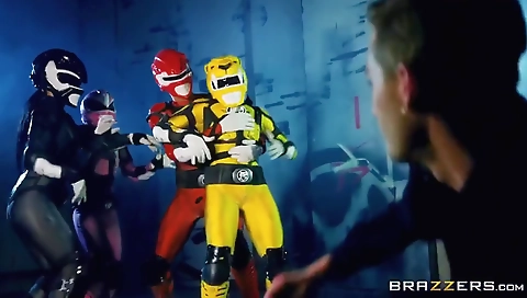 Mature and a strapon dildo