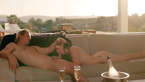 Mature woman and ready for cash